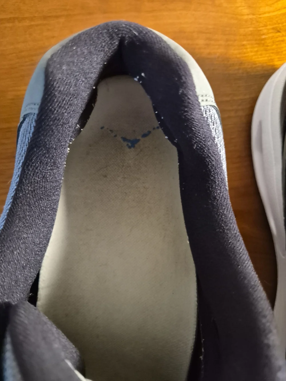 Nike Men's Air 11  Gray and Black Athletic Sneakers with Blue Logo Size 11